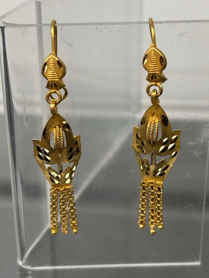 22K gold earrings hallmarked 5.39G **preowned **