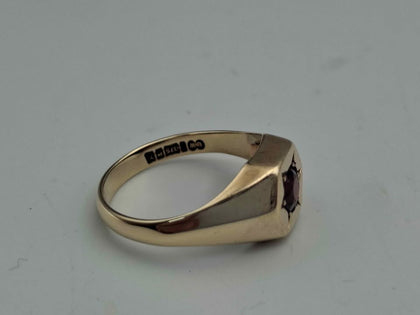 9ct Yellow Gold Men's Signet Ring With Red Stone - Size U - 4.65 Grams