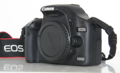 Canon EOS 500D + EF-S 55-250mm f/4-5.6 IS II Telephoto Kit