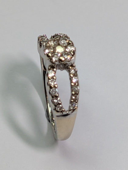 18CT WHITE GOLD DIAMOND RING