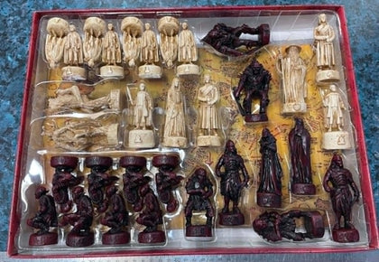 The Lord of the Rings: The Two Towers Chess Set