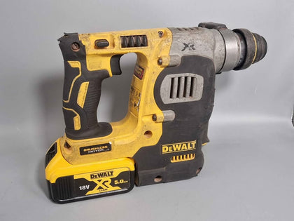 Dewalt DCH273 18V XR Brushless Power Tool with 5Ah Battery, charger and case