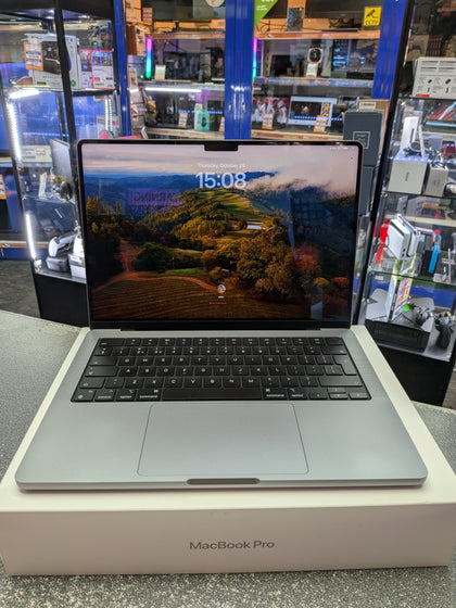Apple MacBook Pro M3 Chip Boxed