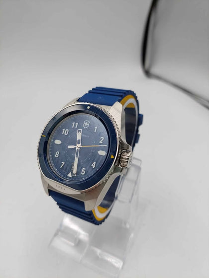 Victorinox Journey 1884 Automatic Watch – Automatic – Leather & Rubber Straps – Swiss Made - Boxed **SALE PRICE**