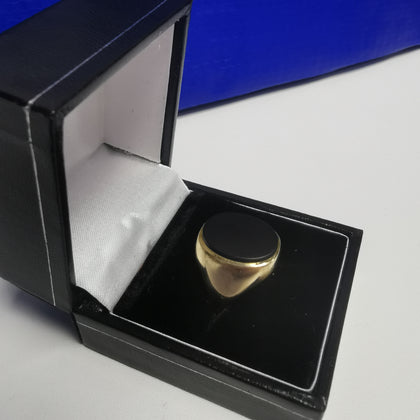 9K Gold Signet Ring, Black Stone, 5.31Grams,, Hallmarked 375, Size: R.