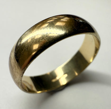 9ct gold wedding ring size S 1/2