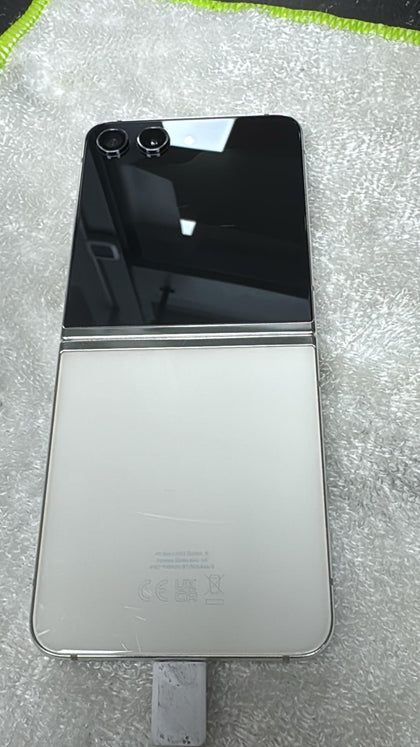Samsung Galaxy Z Flip5 - 256 GB -