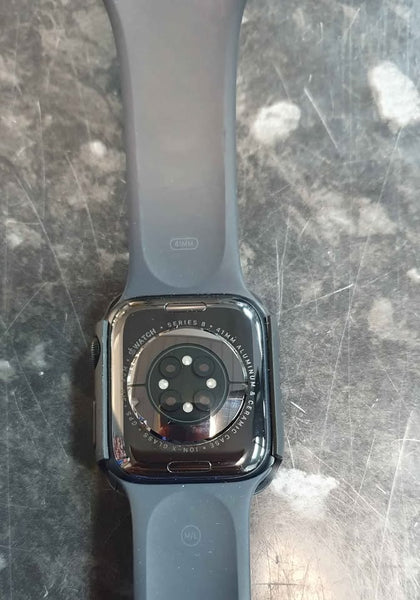 Apple Watch Series 8 (GPS, 41mm) - Midnight Aluminium Case with M/L Midnight Sport Band