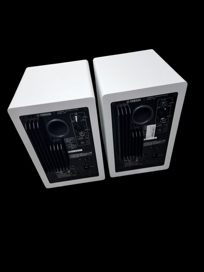 Yamaha HS7 Active Studio speakers Pair white