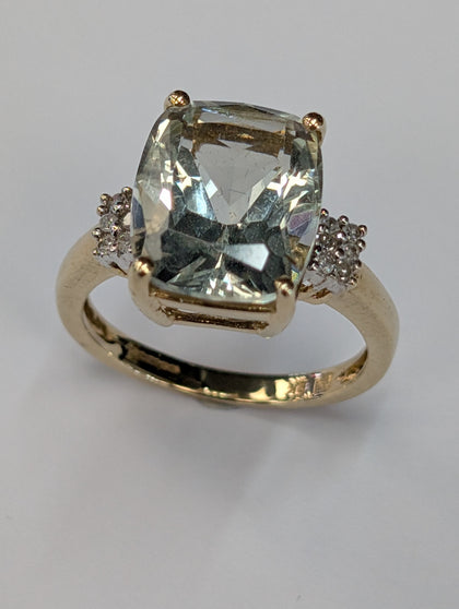 9ct gold diamond ring with large CZ stone size L