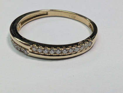 14CT GOLD DIAMOND RING SIZE P 1/2