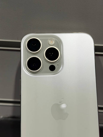 ** CHRISTMAS SALE ** Apple iPhone 15 Pro Max 256GB White Titanium, Unlocked - 87% BATTERY HEALTH