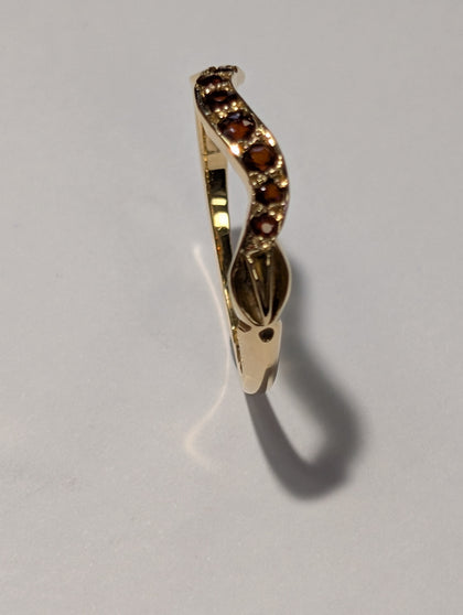 18ct Gold Ring With Red Stones