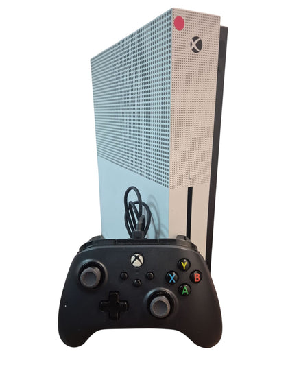 Xbox One S 1TB - With wired controller