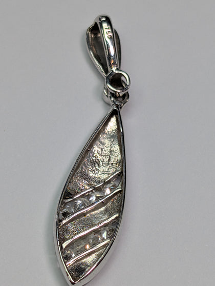 18ct white gold tear drop pendant