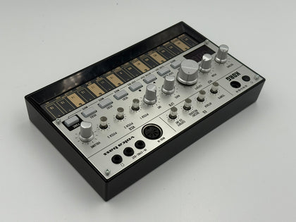 *korg volca bass analogue bass machine