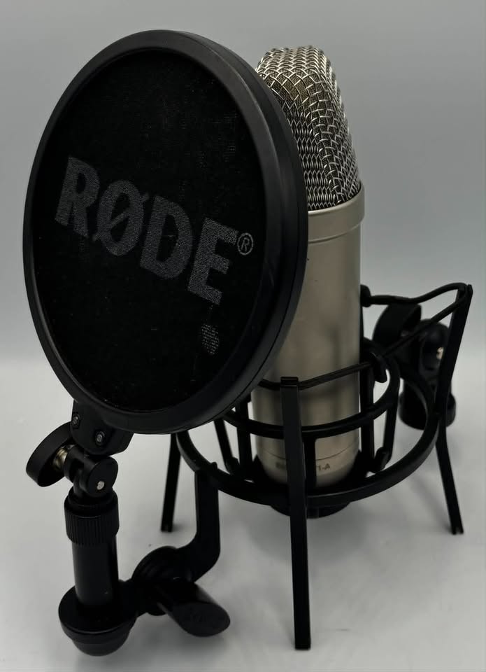 Rode NT1-A Studio Condenser Microphone boxed | Cash Generator