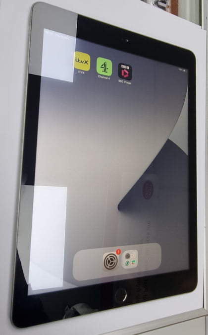 Apple ipad 6th gen space grey wifi, 9.7