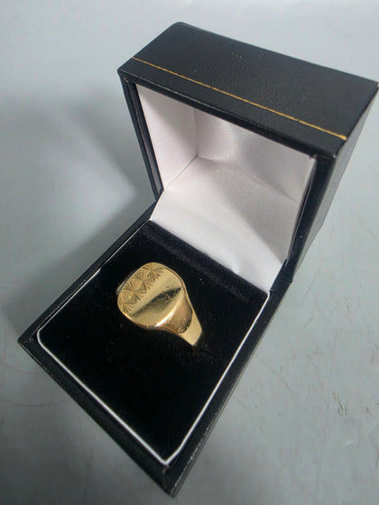 9CT Gold Ring 3.9G With Square On Top Size Z