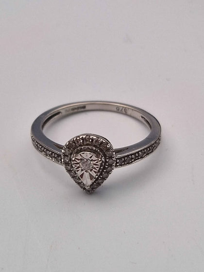 9ct White Gold Ladies Pearl-Shaped CZ Cluster Ring – 2.24 Grams – Size Q