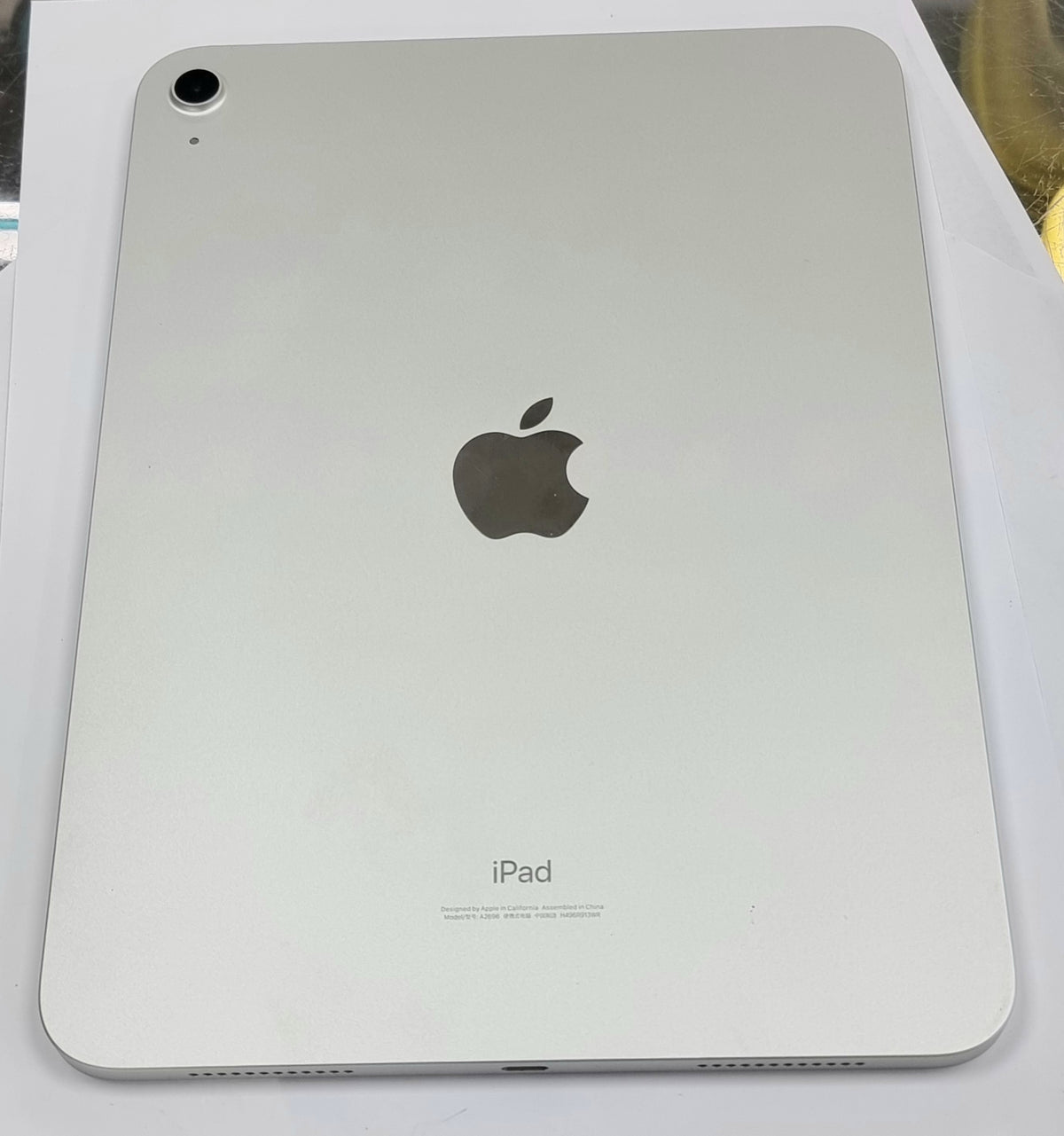 Apple ipad 10th Gen A2696 10.9