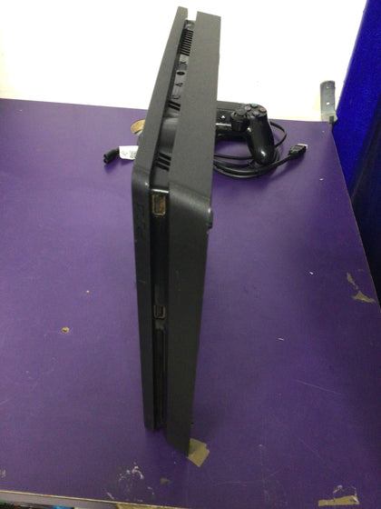 PS4 slim with pad