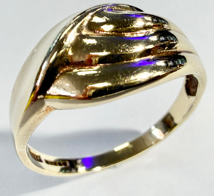 9ct Yellow Gold Shrimp Style Ring Size Q 1/2