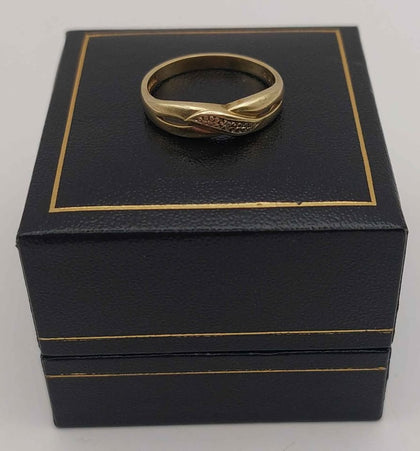 9ct yellow gold bead front ring 1.9g size O Boxed and hallmarked