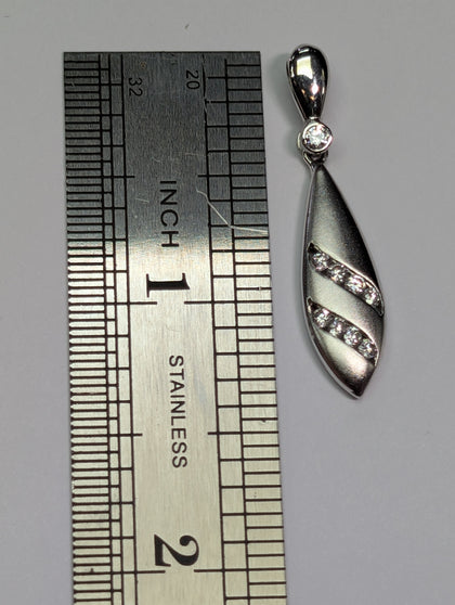 18ct White Gold Tear Drop Pendant