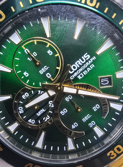 Lorus Green Dial Solar Chronograph Mens Watch - Near Immaculate - Boxed