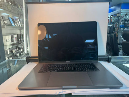 MacBook Pro 16,1/i7-9750H/32GB/512GB SSD/5300M 4GB/16