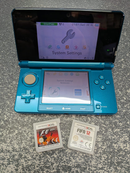 Nintendo 3DS - 2 Games - Official Charger