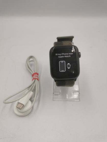 Apple Watch SE 2 GPS 44mm Silver Aluminiumwith green nylon strap