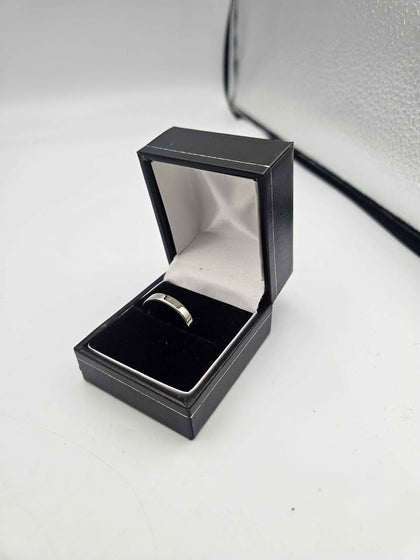 18ct White Gold Plain Mens Wedding Band Ring - Size O - 3.28 Grams