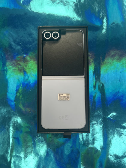 Samsung Galaxy Z Flip 6 - Unlocked - Boxed