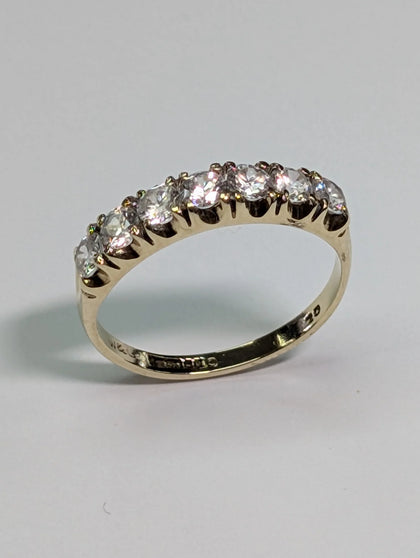 9CT GOLD RING WITH CZ STONES SIZE L