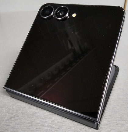**Sale** Samsung Galaxy Z Flip7 (SM-F766B) 256GB Jetblack, Unlocked