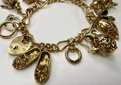 9ct Gold Vintage Charm Bracelet with Heart Padlock Clasp