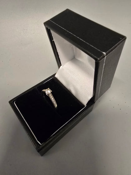 9ct White Gold Ring 375 2.3G Size L
