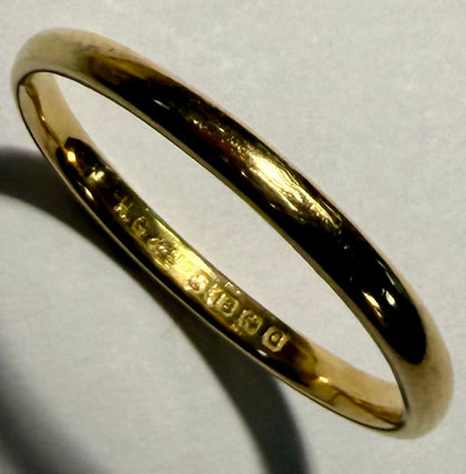 18CT Gold Wedding Band Size Q