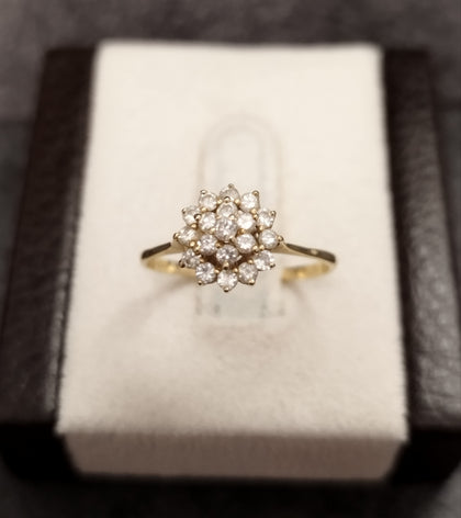 18ct Yellow Gold Cluster Ring - Size N