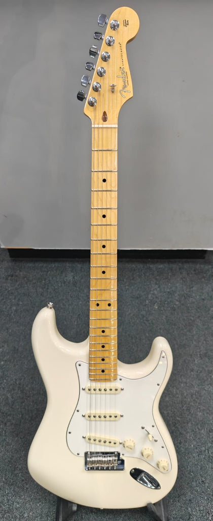 Fender American Pro Stratocaster USA 2019 Maple Fingerboard Electric Guitar Olympic - White