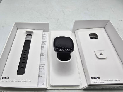 Fitbit Versa 4 black