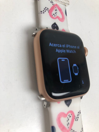 Apple Watch SE  40mm Starlight Aluminium Case