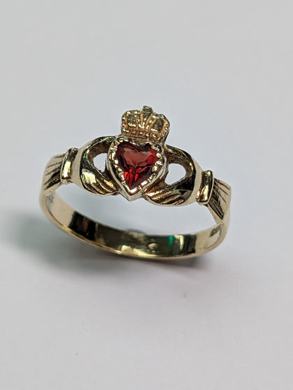 9CT GOLD CLADDER RING WITH RED HEART STONE PRESTON STORE
