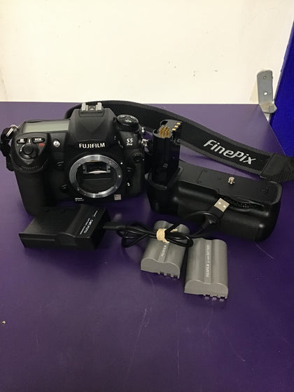 Fuji Finepix S5 Pro Digital SLR Camera Body, with 2 batteries, charger and multi battery power pack.