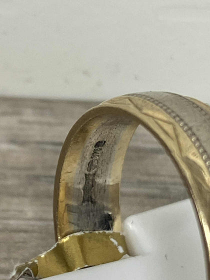 9ct Yellow And White Gold Ring (Size R) Apx 4.6g