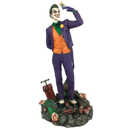 Diamond Select Gallery DC Comics Batman The Joker PVC Diorama Figure Statue