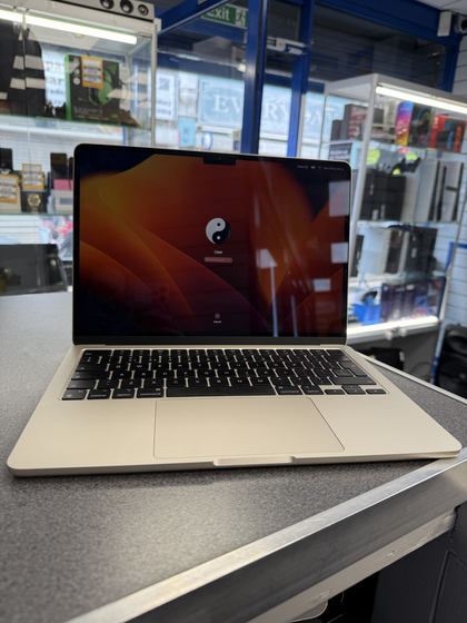 MacBook Air 2022 M2 chip