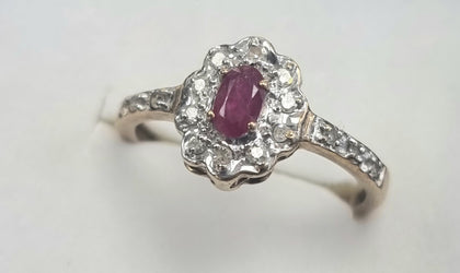 9ct Gold Diamond/Ruby ring Size P